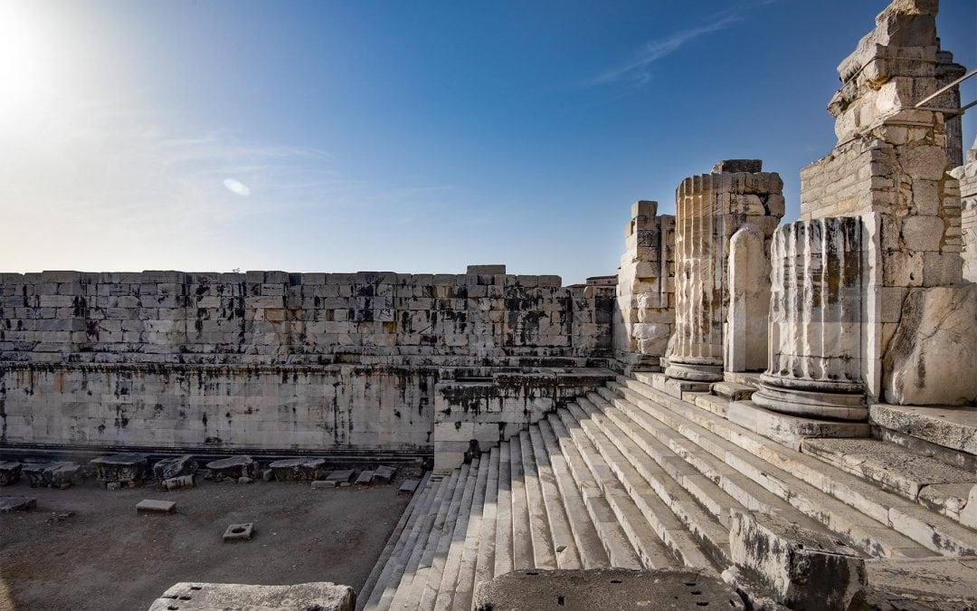 Oracles and Divinity of the Ancient Mediterranean